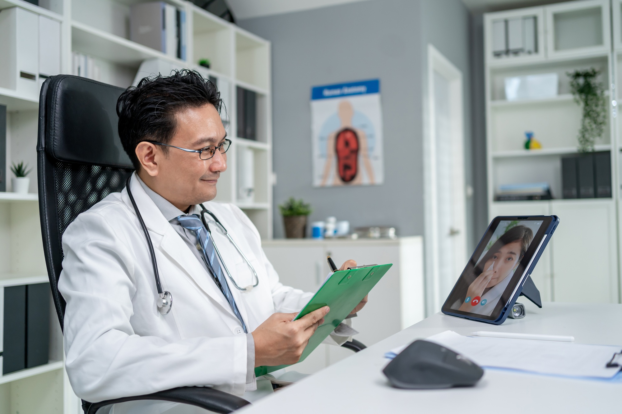 Antibiotics Online vs. Traditional Medical Visits: A Cost Comparison Through Telehealth